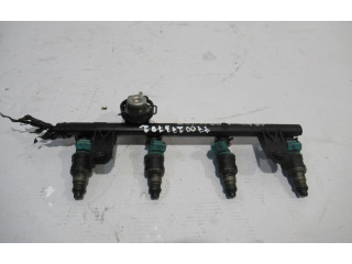 Топливная рампа 7700273702   Renault Clio II  