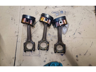 Píst Audi A4 S4 B6 8E 8H ALZ