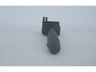 Включатель скорости стеклоочистителей 8200792587   Dacia Duster