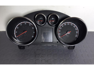 Панель приборов 600775881, 13349517   Opel Meriva B       