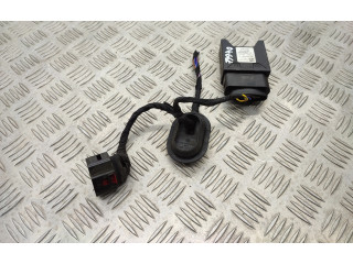 Блок управления топливного насоса 5Q0906093 Audi A3 S3 8V dkr