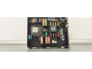 Блок предохранителей 1K0937125D   Skoda Superb B6 (3T)    