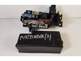 Блок предохранителей 63564138 Nissan Pathfinder R51