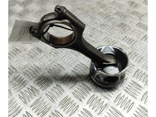  Поршень D 4204 T14 31430898, 31375187  Volvo V60  