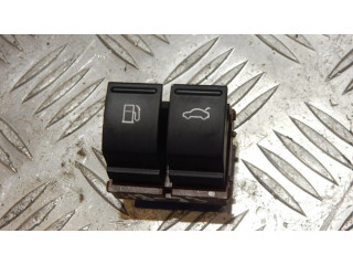 Включатель открытия топливного бака