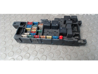 Блок предохранителей  9452993, NICHTZUTREFFEND   Volvo V70    