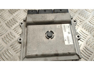 Řídící jednotka 237102806R, 237103008R Dacia Sandero 2015