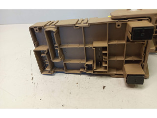 Блок предохранителей 82201FG000 Subaru Forester SH