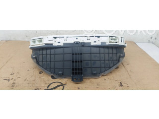 Přístrojová deska  Mazda MPV 2002   