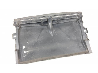 Другая деталь отсека двигателя