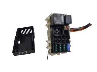 Блок предохранителей 6G9T14C507    Volvo V70   