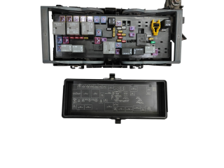 Блок предохранителей 68143318AE, 68143318AE Fiat Freemont