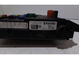 Блок предохранителей 8676391, 12217799   Volvo XC90    
