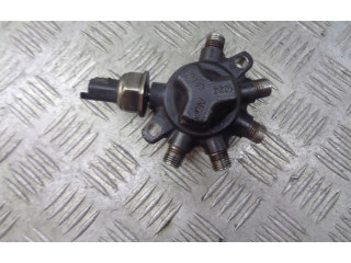 Топливная рампа 8200584034   Renault Clio III  