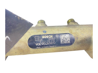 Топливная рампа 8658252, 000863L1 Volvo V70