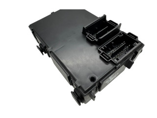 Блок предохранителей 13356923, 28282164   Opel Meriva B    