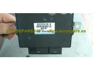 Блок предохранителей MR569613   Mitsubishi Montero    