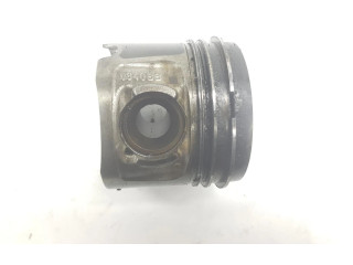 Píst 11257803033, 2222DL BMW 1 E82 E88 pro naftový motor 2.0