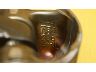  Поршень с шатуном    Skoda Octavia Mk2 (1Z)  