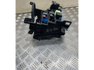 Блок предохранителей    Volkswagen Jetta VI    