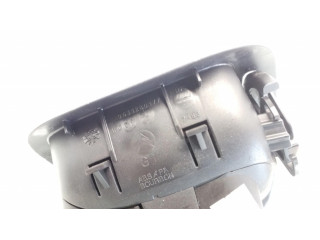 Боковая воздушная решётка