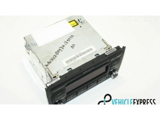 Радио/ проигрыватель CD/DVD / навигация