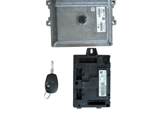 Řídící jednotka 237102806r, 237103008R Renault Sandero II 2013