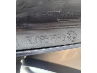 Зеркало электрическое Skoda Yeti (5L) 2009 - 2017 года