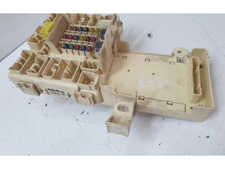 Блок предохранителей 8273153021 Lexus IS 200-300