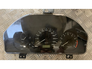 Přístrojová deska  Mazda 323 1995 7MBH1CB  