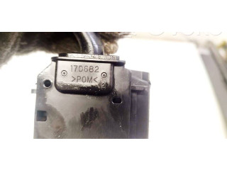 Ручка стеклоочистителей 17D682 Mazda 3 I