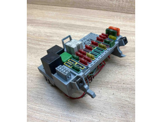 Pojistková skříňka 90464777, 90069864 Opel Astra F 1992