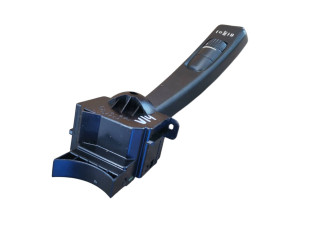 Ручка стеклоочистителей 8682869   Volvo V50