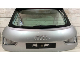 Задняя крышка (багажника)