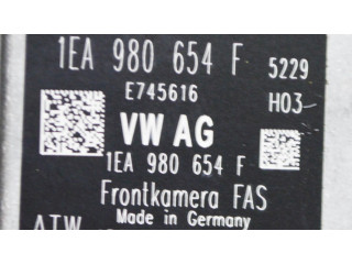 Vaizdo kamera priekiniame bamperyje