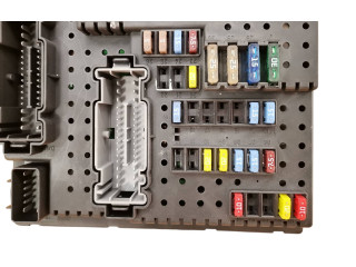 Блок предохранителей 30728512, 28017881   Volvo XC90    