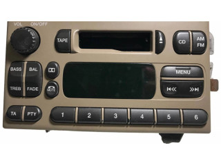 Радио/ проигрыватель CD/DVD / навигация