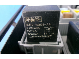 Блок предохранителей  30797010, 30797010   Volvo S60    