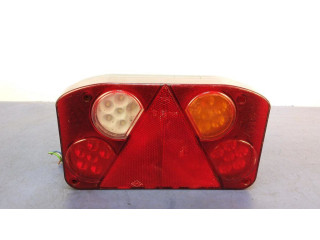 Задний фонарь в кузове