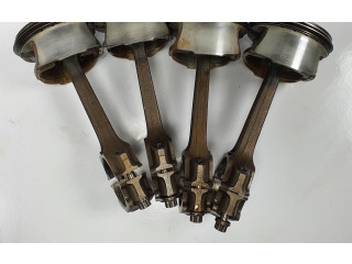 Поршень с шатуном 24233B Caterham 7 Super Seven