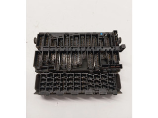 Блок предохранителей  357937039   Volkswagen Transporter - Caravelle T4    