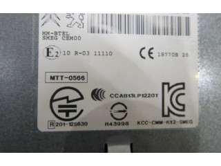 Радио/ проигрыватель CD/DVD / навигация