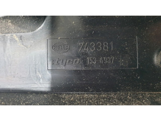   Pojistková skříňka 1534937, 743381   Opel Zafira B 2006