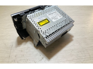 Радио/ проигрыватель CD/DVD / навигация