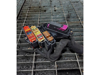   Pojistková skříňka    Audi Q7 4L 2007