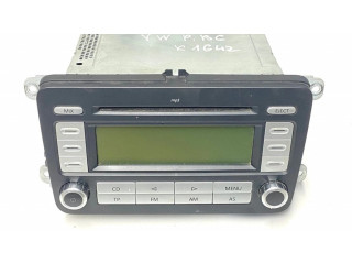 Радио/ проигрыватель CD/DVD / навигация