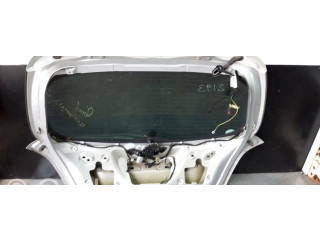 Задняя крышка (багажника)