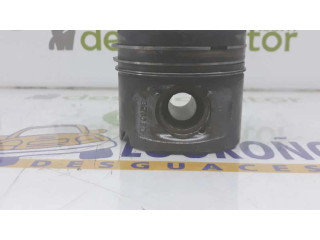 Píst 11257803033 BMW 1 E81 E87 2.0