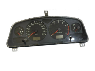 Přístrojová deska Toyota Avensis T220 2000 8380005230, 00395694001