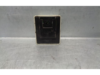 Блок предохранителей 88018SA000 Subaru Forester SH